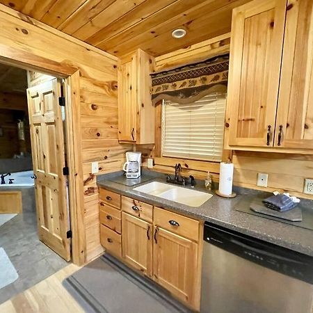 2 Bed Cabin Hot Tub Close To Helen #16 מראה חיצוני תמונה