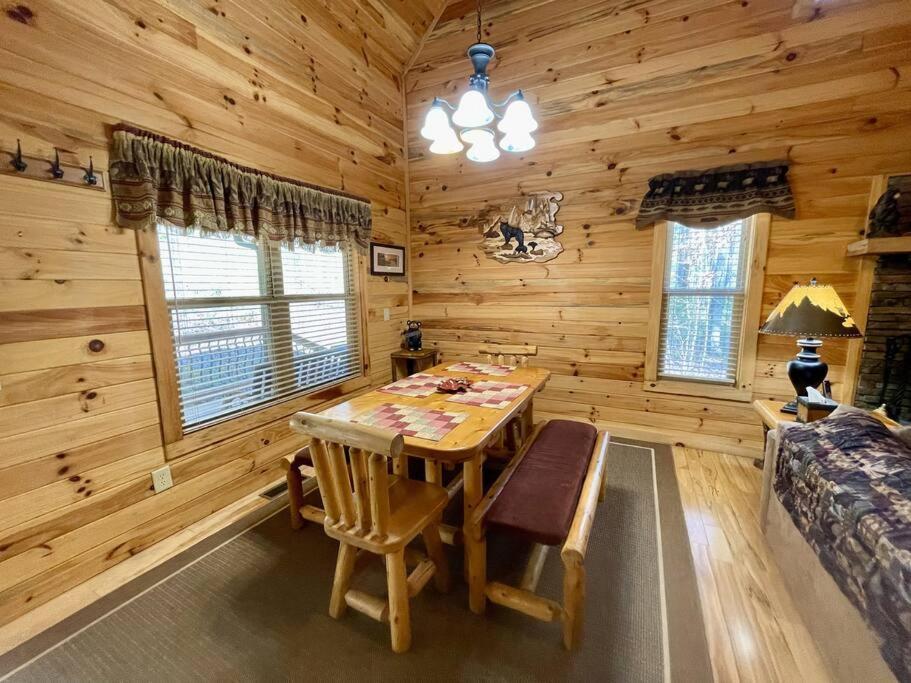 2 Bed Cabin Hot Tub Close To Helen #16 מראה חיצוני תמונה