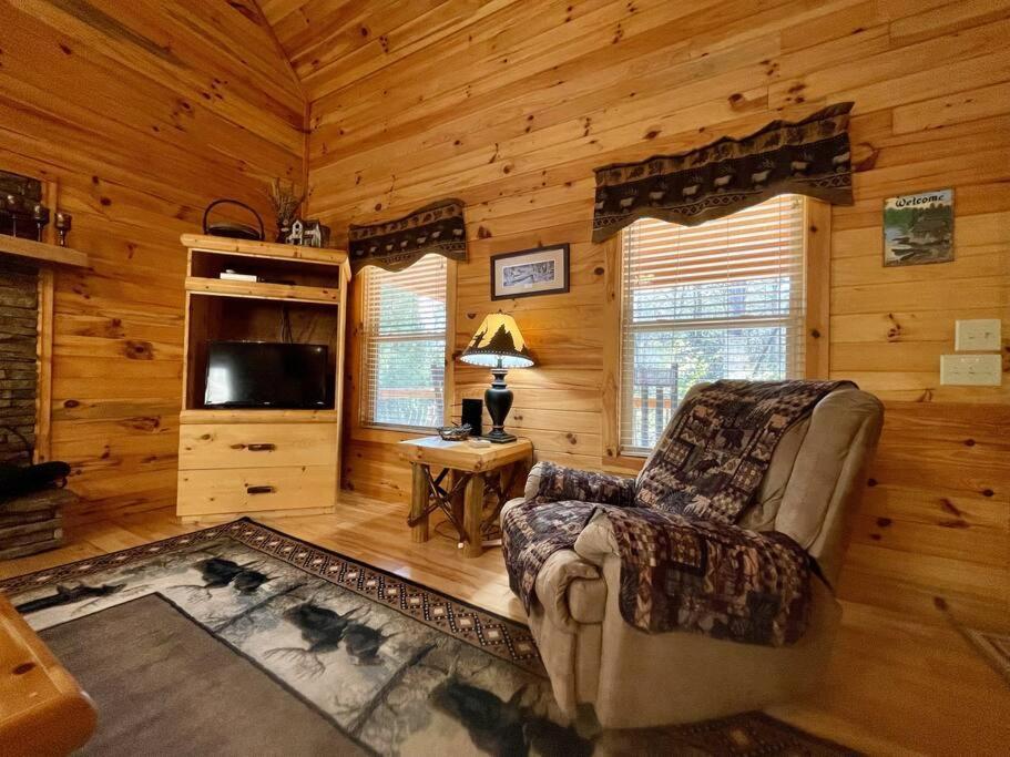 2 Bed Cabin Hot Tub Close To Helen #16 מראה חיצוני תמונה